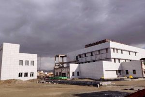 بیمارستان 77 تختخوابی اشنویه | اجرای نمای سرامیک به روش خشک